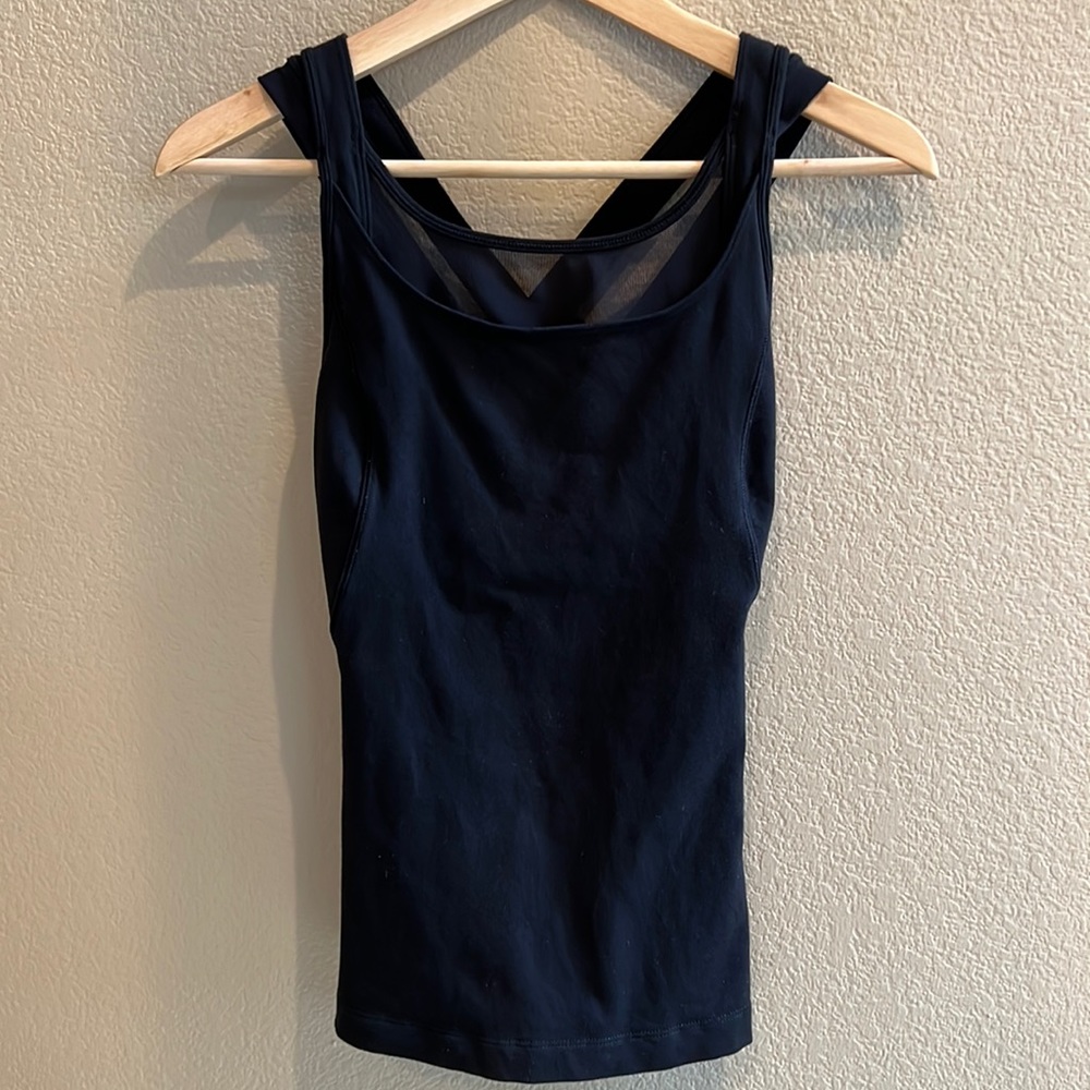 Lululemon Tank Black Crisscross Back Straps w/ Mesh & Built in Bra